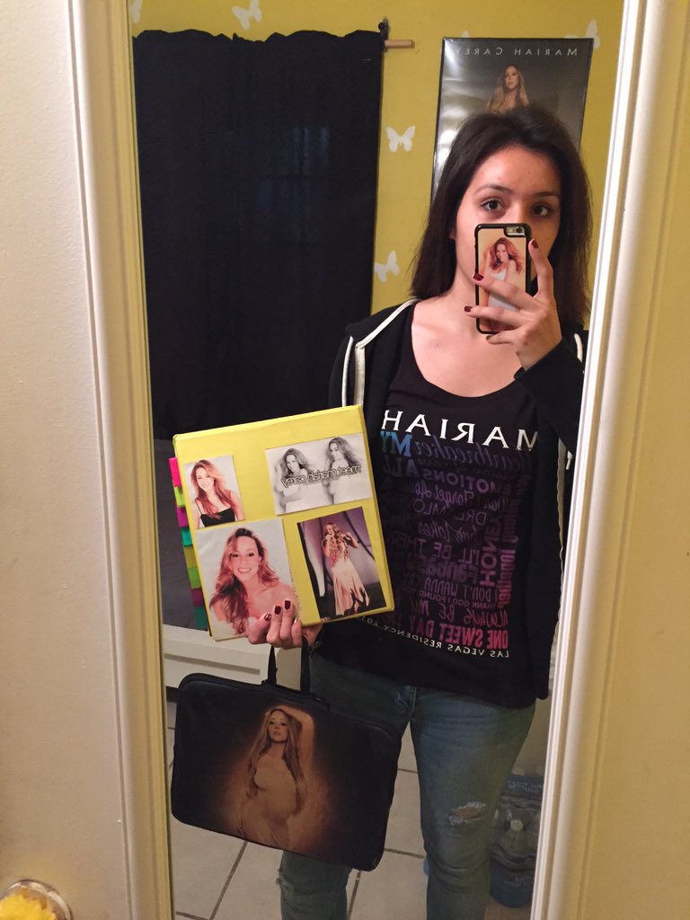 RT @MaryL4L: @MariahCarey what do you think about my folder, laptop & phone case, nail polish, walls and shirt? #L4L love ya ????????❣ https://t.…