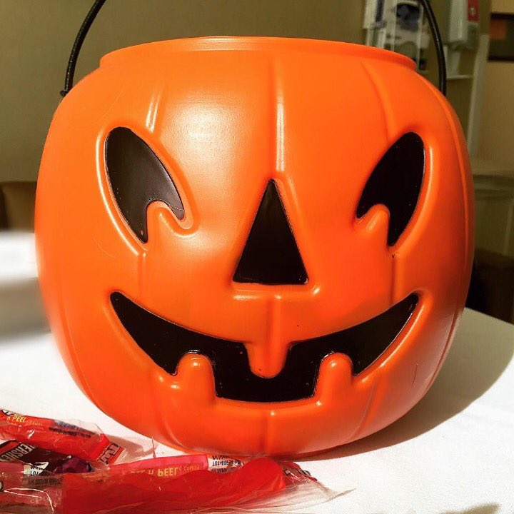 Happy Halloween ???????????? https://t.co/DQ2klBQ01t