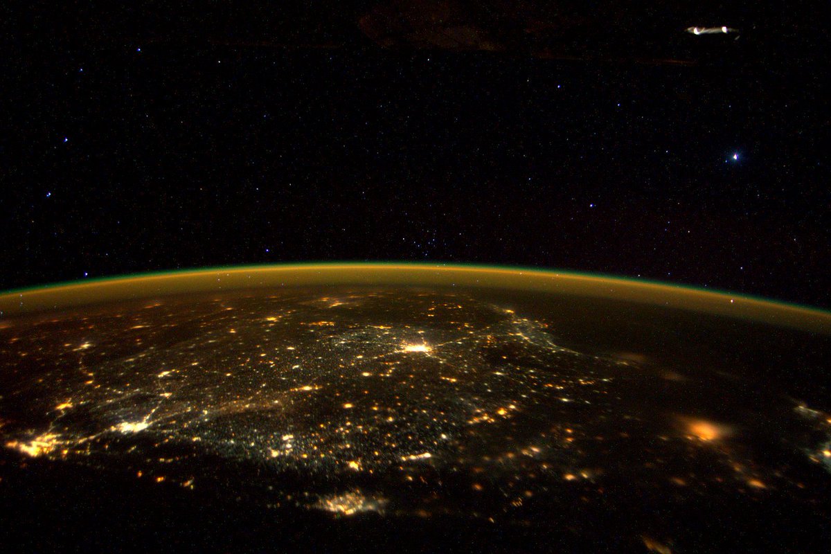 RT @StationCDRKelly: Day 233. Once upon a #star over Southern India. #GoodNight from @space_station! #YearInSpace https://t.co/ipT4AsDDir