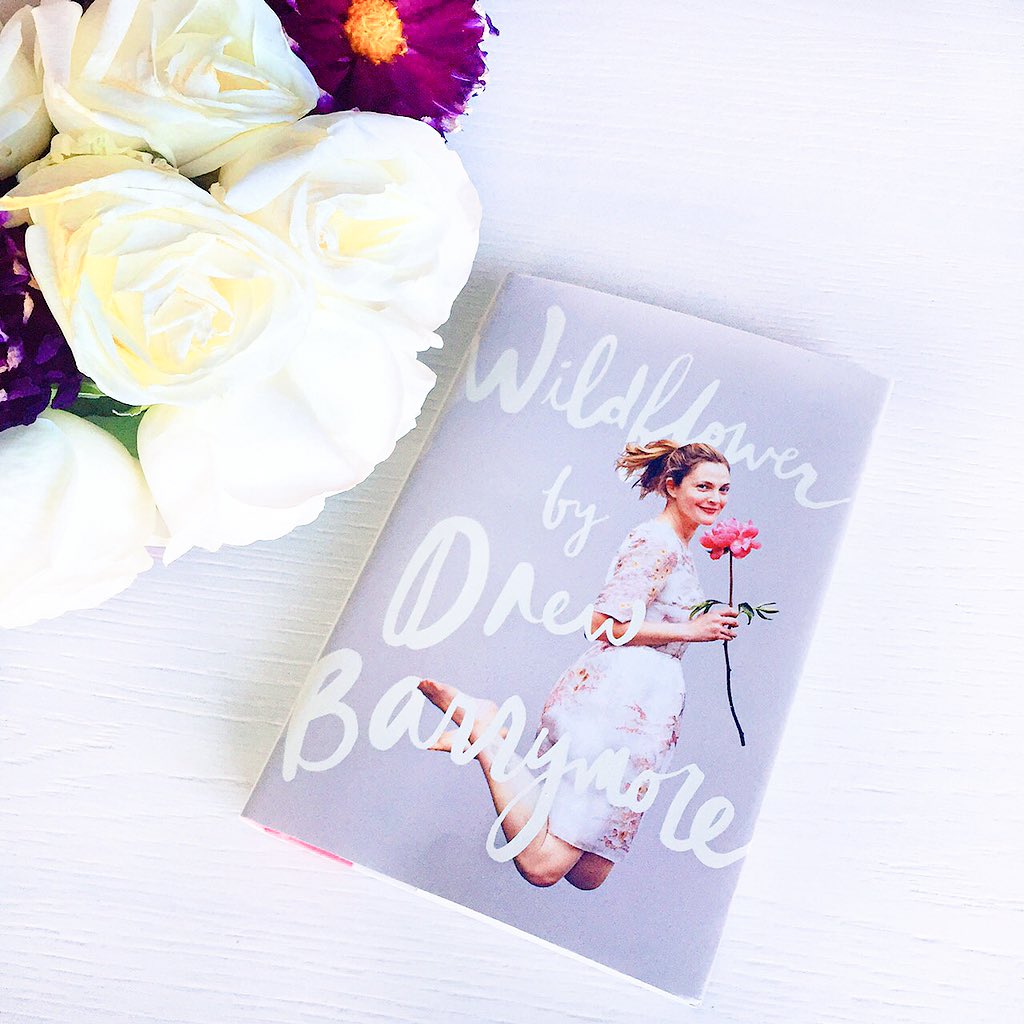 .@DrewBarrymore's #Wildflower is open, honest and downright hilarious... just like her ???????? #MondayMuse #RWBookClub https://t.co/QsXTOujv1D