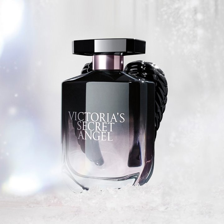 Indulge your dark side… https://t.co/Wuma1mHMVq #VSBeauty https://t.co/3VaWqTFpsO