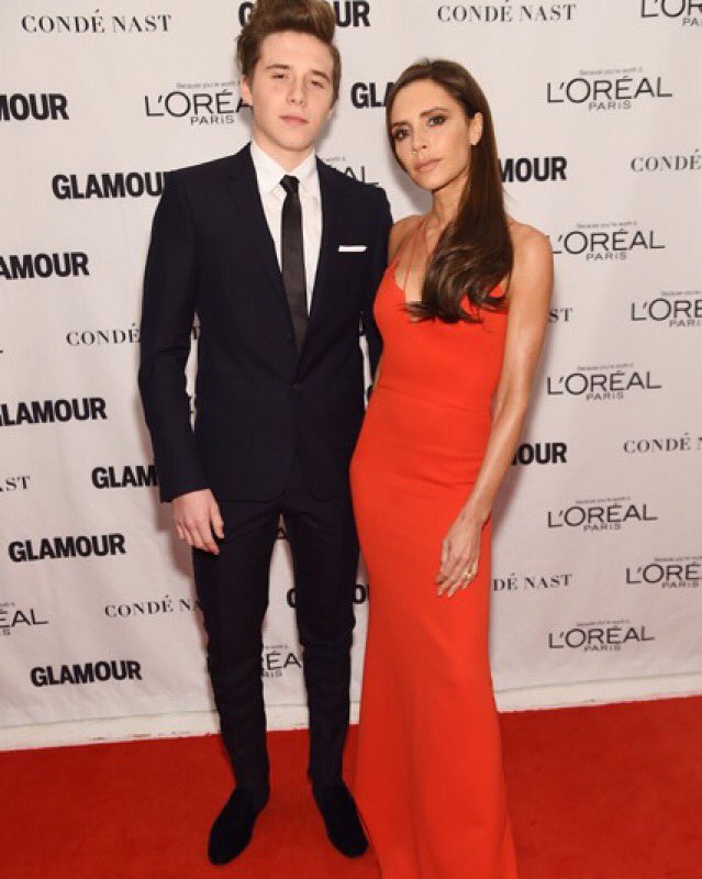 Wearing a piece from my pre collection at last night’s @Glamourmag awards x vb  https://t.co/gkcLZEdmg2 #VBPreSS16 https://t.co/pf7B3H68Hf
