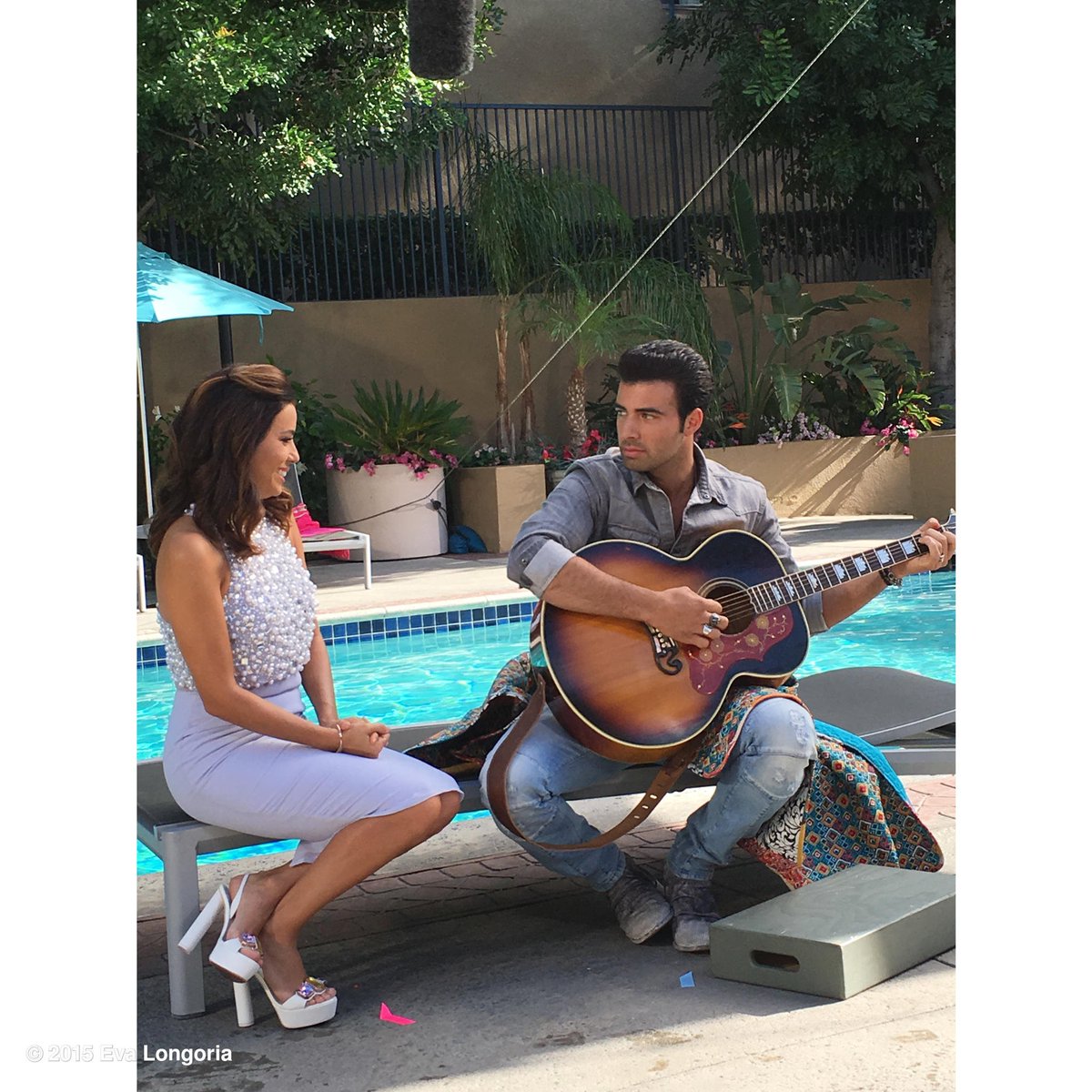 Lucky me to get serenaded by @jencarlosmusic today on set! #Telenovela #Dec7 #AfterTheVoicd https://t.co/IW73mnTb1B