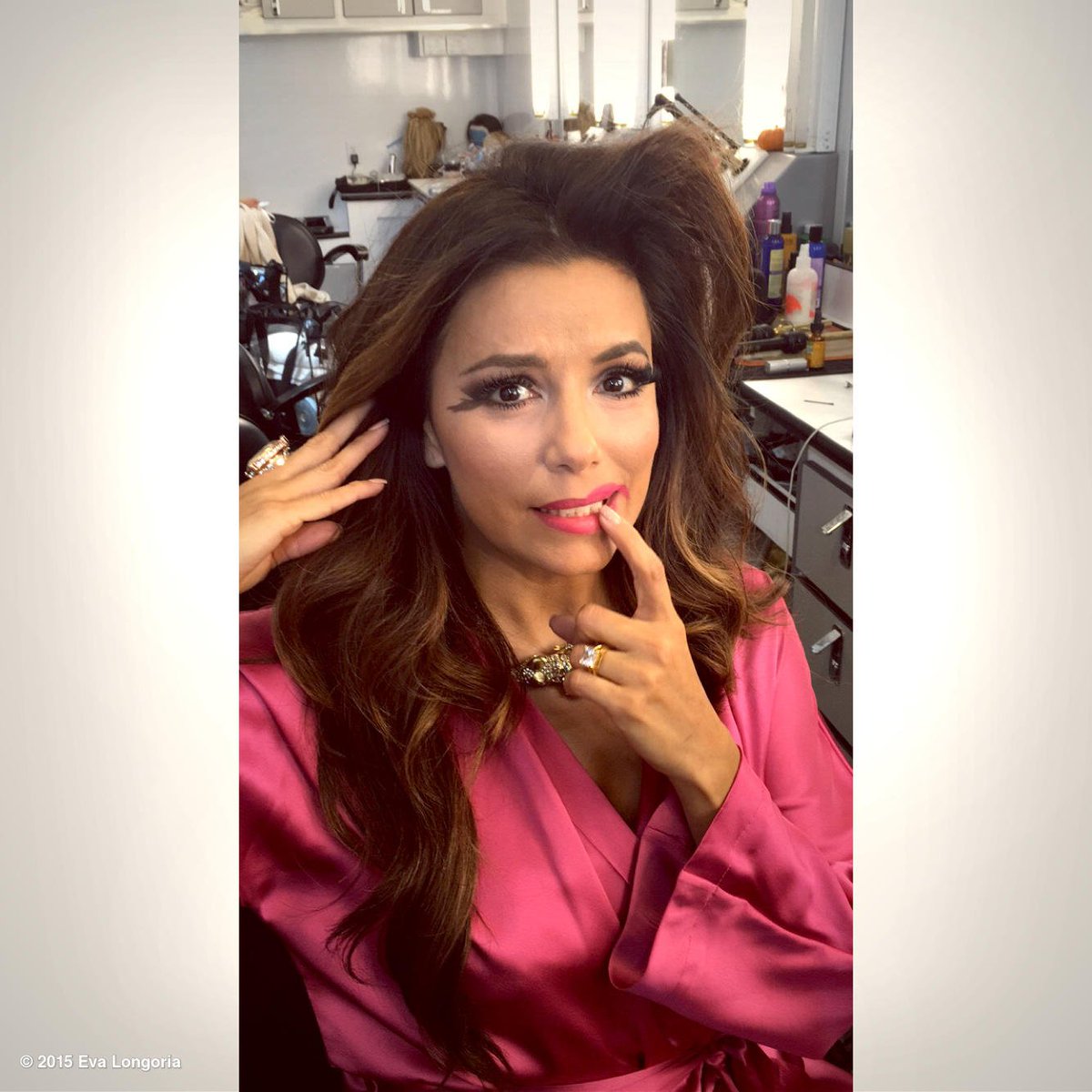 Hair and makeup a little off this morning?? @NBCTelenovela #Telenovela #Dec7 #AfterTheVoice https://t.co/p8mOGIPGM1