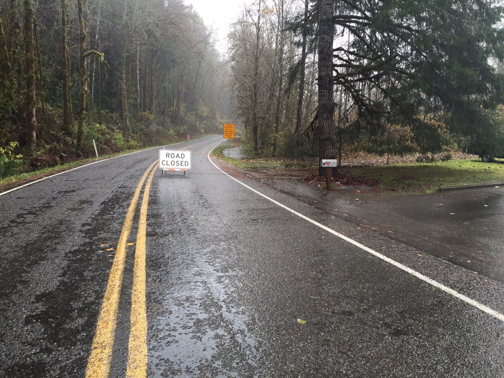 Photo Skokomish Valley Road in Mason County, Wash., closed due to