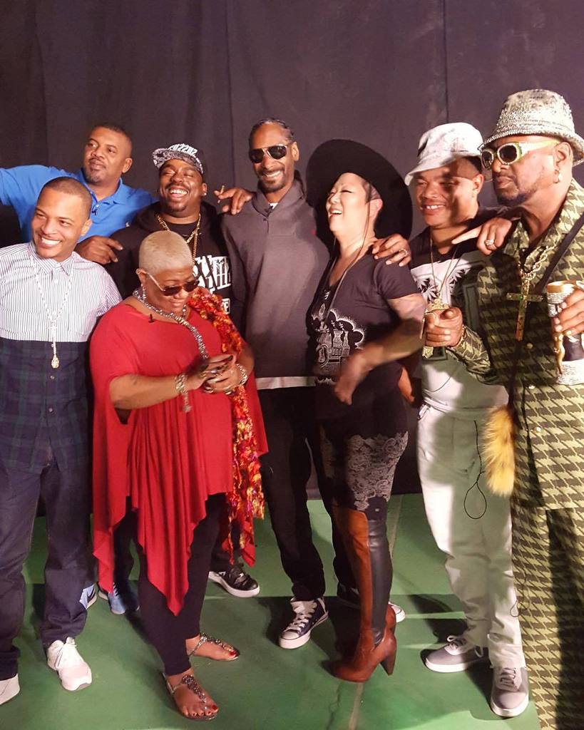 Ggn. Is bac.  Thanksgiving special  2015. https://t.co/6XQUWqH2c6 https://t.co/9eeY65zIo8