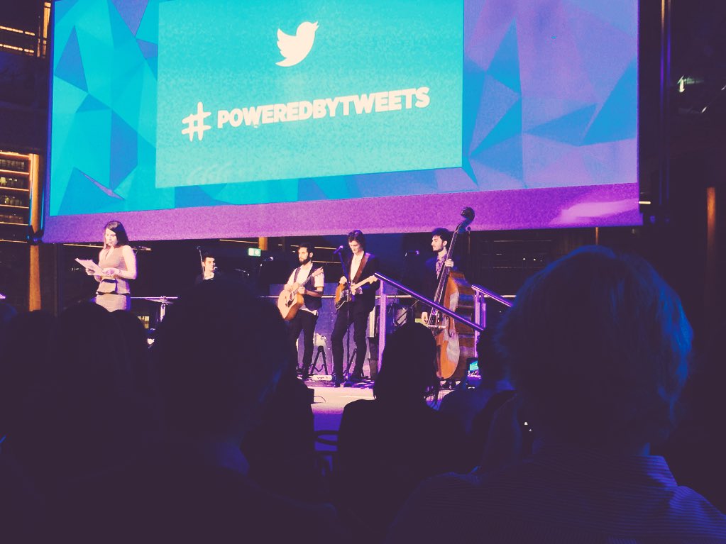 Abbiamo portato il nostro @DivanoRolling alla festa di @TwitterItalia per cinguettare meglio... #PoweredByTweets 💙 https://t.co/wGfqvMfeRu