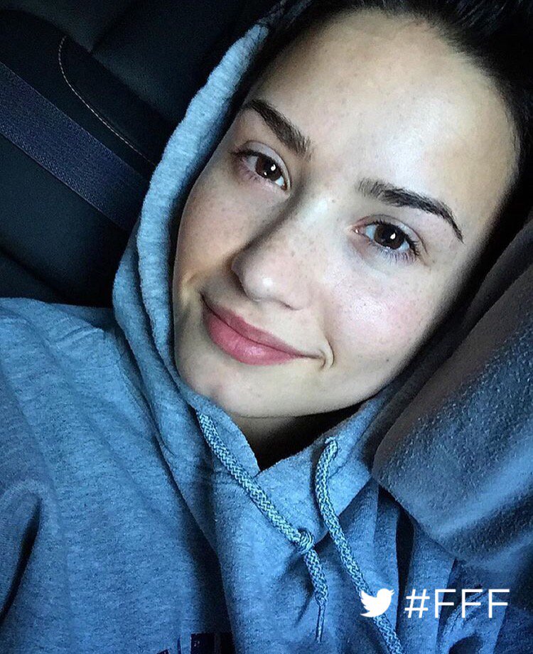#NoMakeupFriday...?? #FFF can be without makeup too!!! Show me your @devonnebydemi results!! https://t.co/z8glh7wepj https://t.co/tLvvAs25tJ