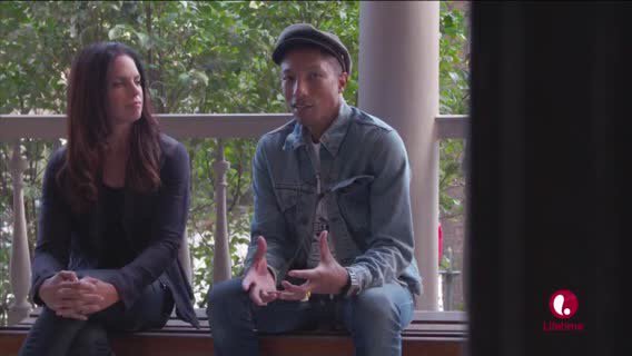 RT @whipclip: @Pharrell is overcome with emotion after visiting a former slave quarters: https://t.co/RozJPrG6eE #shiningalight https://t.c…