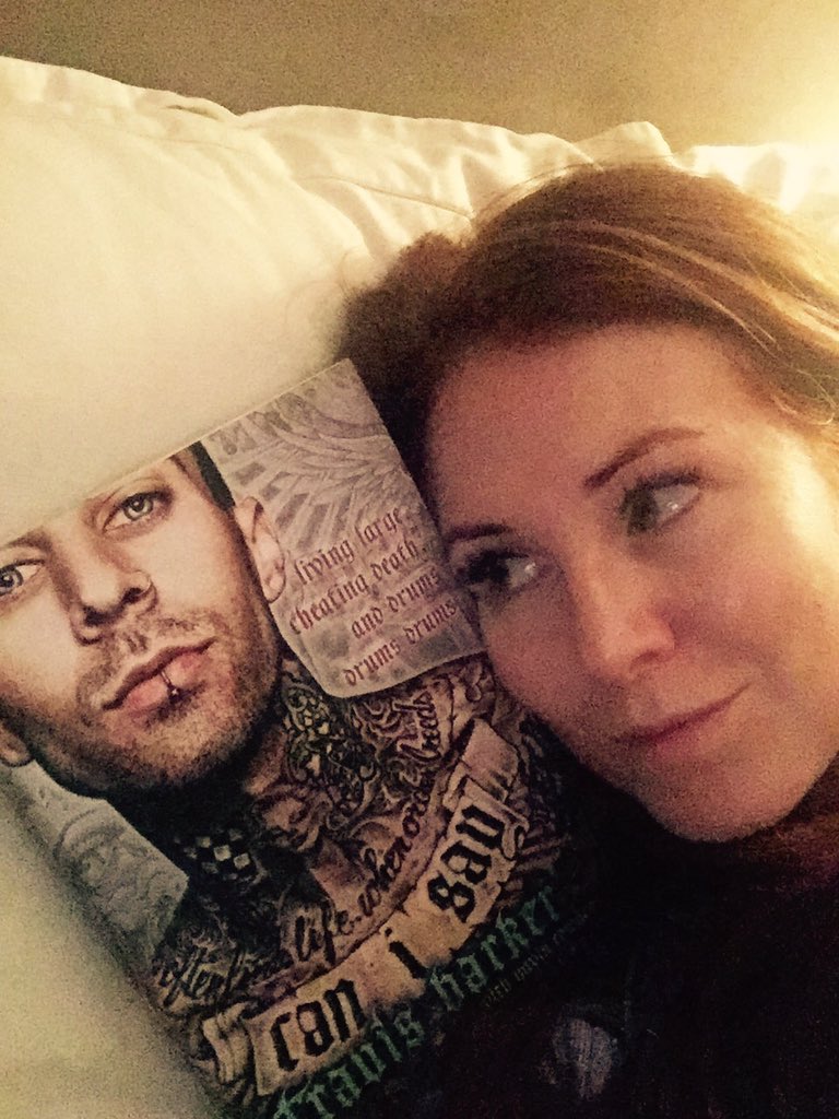 RT @redOrly: Plans for tonight? Oh nothing...just me and @travisbarker having an early night! ???? https://t.co/qRDBkHHGGe