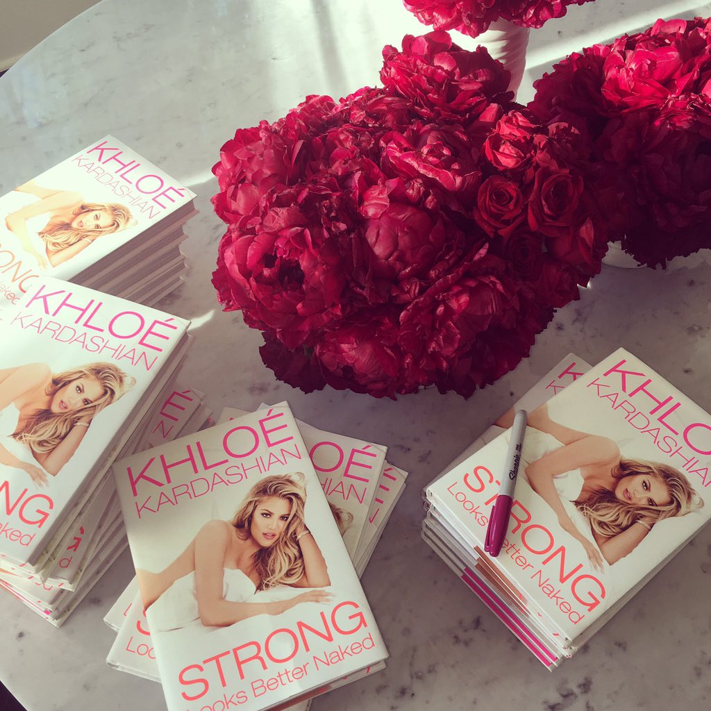 Signing tons of books for a giveaway on my app ???? Coming soon!!! #StrongLooksBetterNaked https://t.co/r8tZ2yAL2A