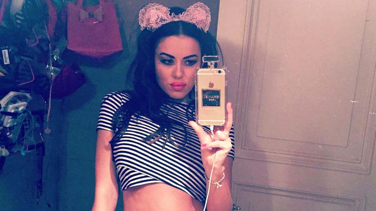 Eltrece On Twitter Karina Jelinek Fue A Votar Y Termin Mostrando De M S En Un Accidente Hot