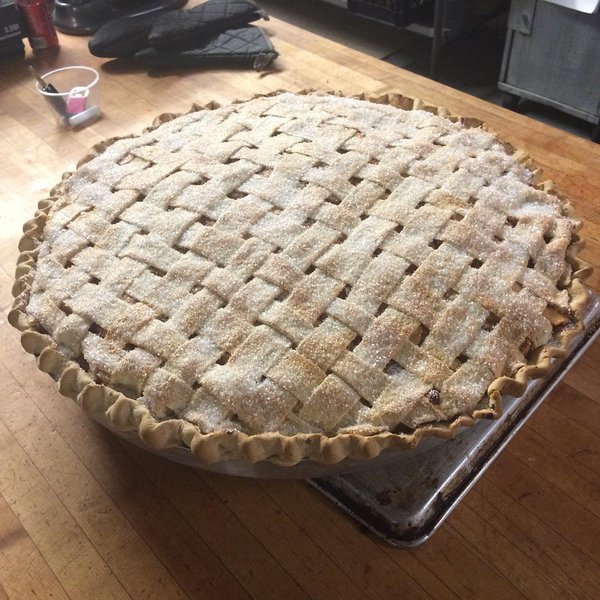 RT @bonappetit: We spoke to the chef who used 100+ apples to make @iamdiddy's colossal birthday apple pie https://t.co/CVar9QNw3V https://t…