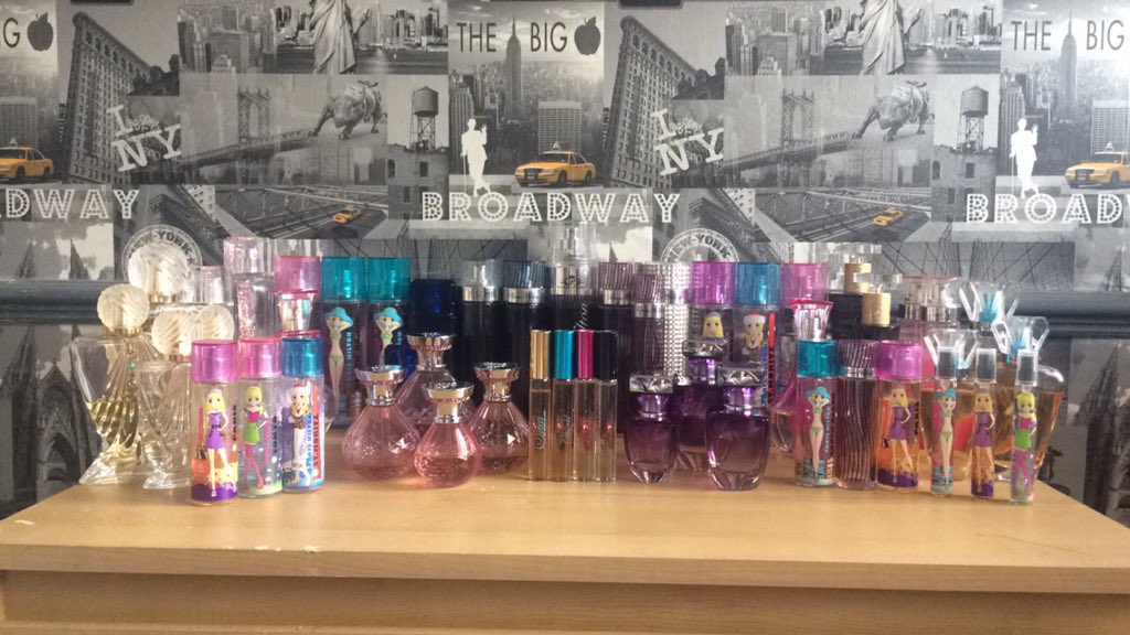 RT @LukeyyHilton: Love all of my @ParisHilton fragrances. My collection is so fabulous. Cannot wait to get #HeiressLimitedEdition ❤️ https:…