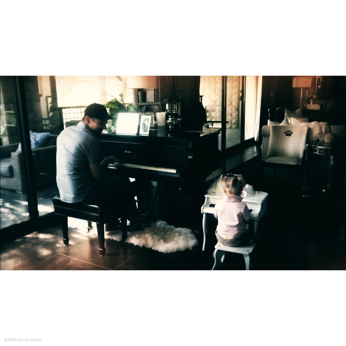 Working at home today on a new song...got some help! #music #holidays #daddytime #piano #lovethis https://t.co/M7lFxWzWc9