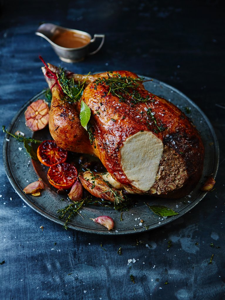 Happy #Thanksgiving! #RecipeoftheDay is roast turkey w/ cranberry, bacon & walnut stuffing: https://t.co/FggAxYRykc https://t.co/ytFhPlsZ6e