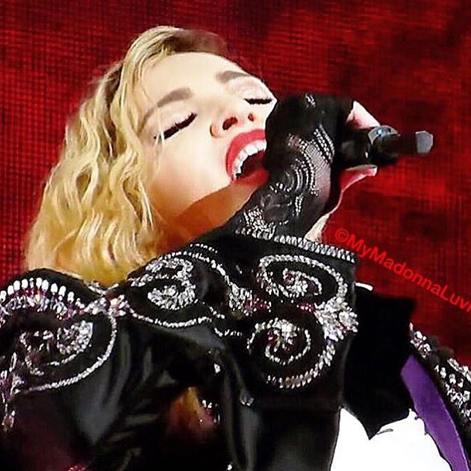 Te Quiero Mucho Barcelona????Gracias ????. ❤️ #rebelhearttour https://t.co/zNV4fkF3n5