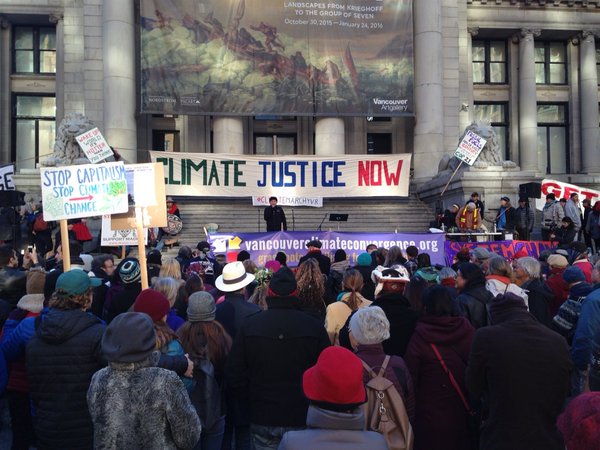 RT @GreenpeaceCA: Grand Chief Stewart Phillip addressing thousands at the #Vancouver #ClimateMarch ! Yes to #Indigenous leadership! https:/…