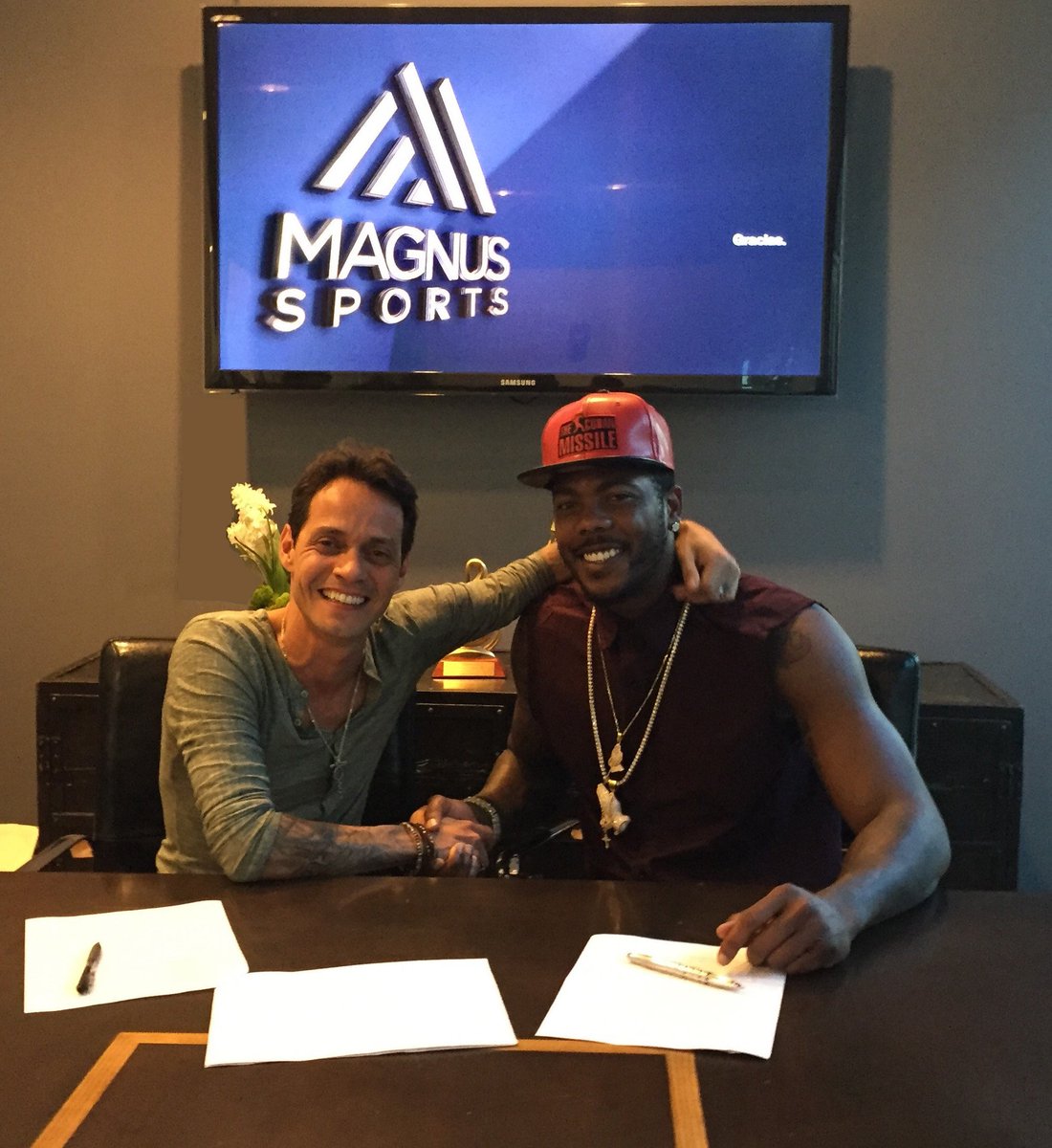 Anunciando la creación de #MAGNUS Sports, con la firma del lanzador @AChapman_105 @MLB  https://t.co/xT4tA6zTue https://t.co/3Q2KXB6im2