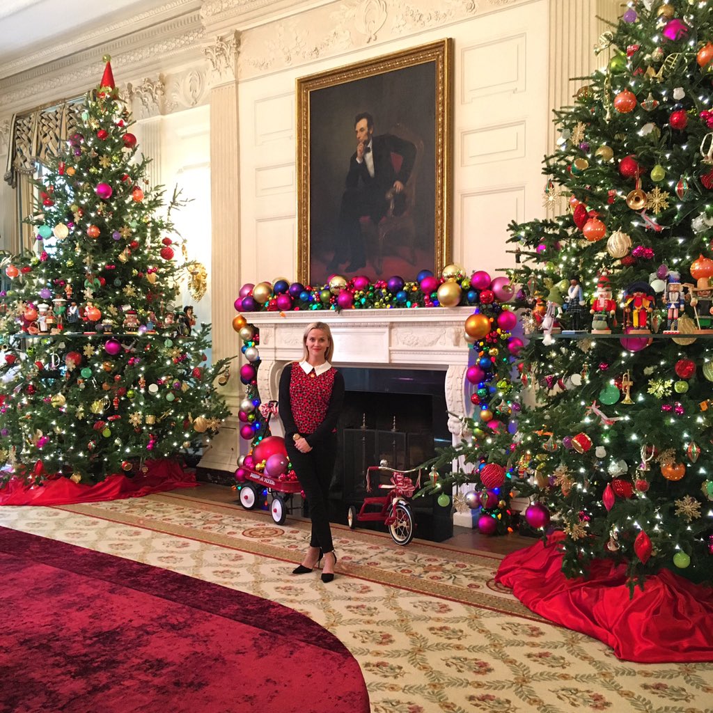 In awe of the Christmas decorations at the @WhiteHouse (decorated by @RafanelliEvents)???????????? #NCTL2015 https://t.co/6SRIJ0xwgy