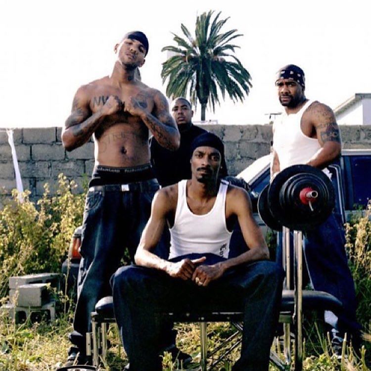 Blood cuzns. ????????????✌????️????????✨???? https://t.co/xqrRzYatI4 https://t.co/Jln61Syte2