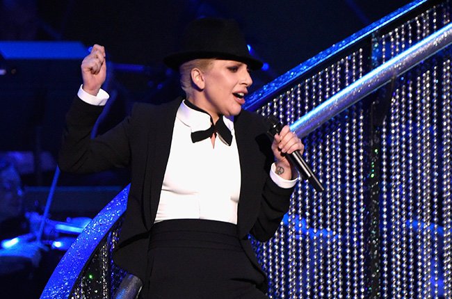 RT @billboard: Lady Gaga paid tribute to Frank Sinatra for the #Sinatra100 concert https://t.co/y3RxlIRXDg https://t.co/UdJnhgBV6B