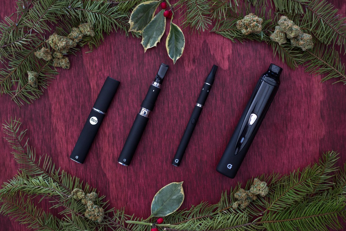 boss dogg bringin the holiday spirit wit that new @GPen ​ $100 holiday bundle at https://t.co/GiJYhF0gXK !! ????✨✨ https://t.co/UQTdluA2Js