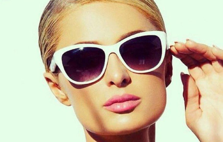 RT @mimichatter: .@ParisHilton is lookin' out for all your #selfie needs. https://t.co/6owsRMCD48 https://t.co/fLv5HZJyW5