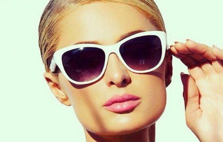 RT @mimichatter: .@ParisHilton is lookin' out for all your #selfie needs. https://t.co/6owsRMCD48 https://t.co/fLv5HZJyW5