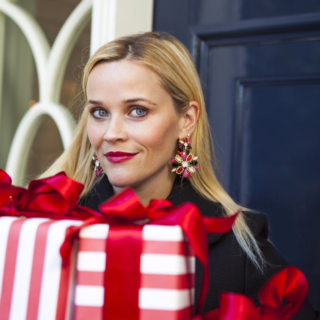 When you know you got ???? for everyone on your list. ???????? (P.S. @draperjamesgirl earrings https://t.co/kEpwrQFZSp????) https://t.co/vWDrpI2cSe