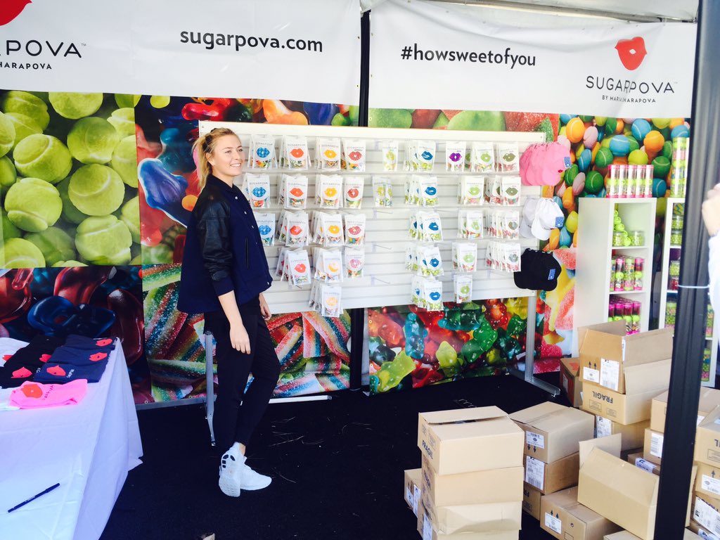 Checking out the @Supergoop and @Sugarpova booths before the gates opened yesterday. #MariaAndFriends https://t.co/uRbrmr4lwV