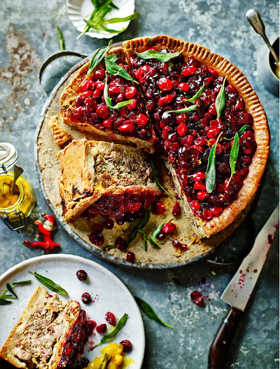 RT @JamieMagazine: @jamieoliver's epic turkey, pork & cranberry pie is perfect for feeding a crowd https://t.co/CSdOYoqGPi https://t.co/xrh…