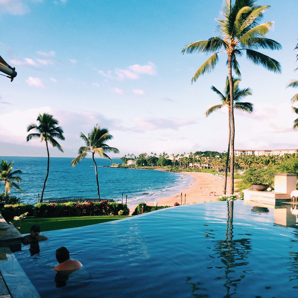 Always a pleasure to see this view ???????? @fsmaui @abikiniaday https://t.co/PeoHkPZBXE