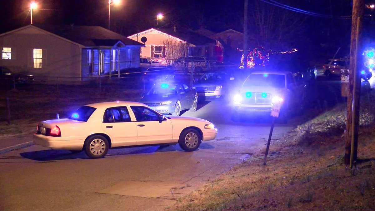 Ripley DEVELOPING NEWS At least 3 injured in Ripley, TN shooting>>