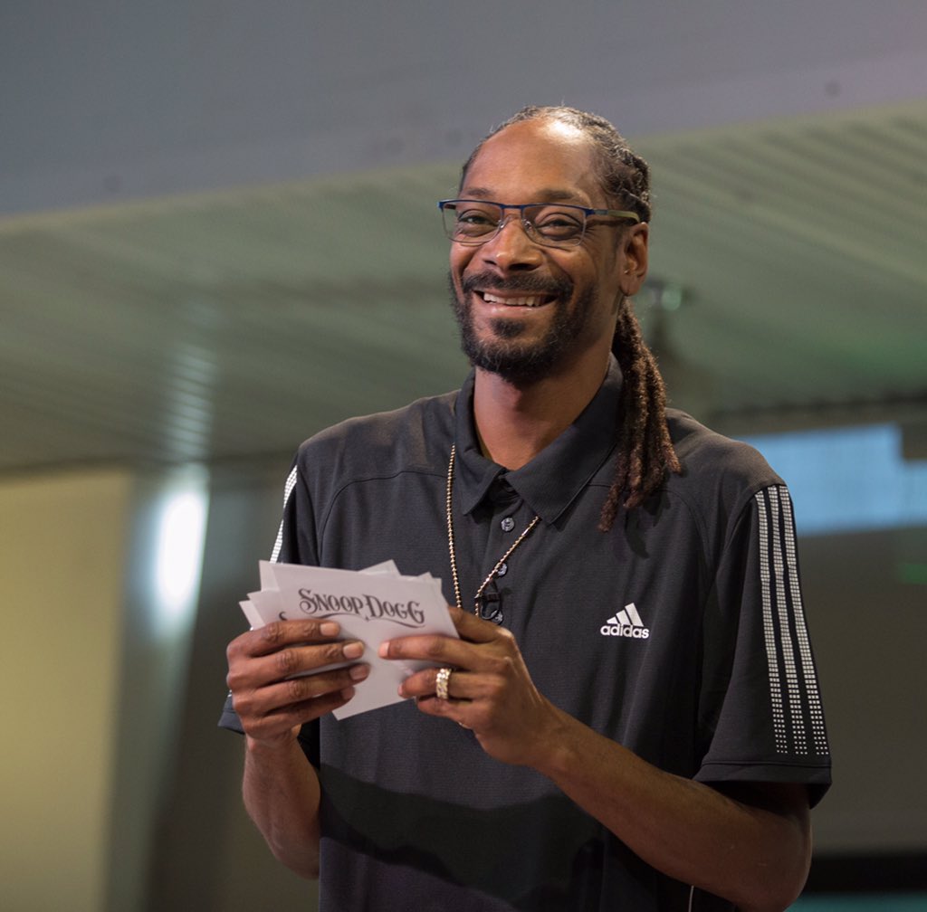 RT @adidasFballUS: X's & O's with the Doggfather himself.

Peep Coach @SnoopDogg's show #TurfdUp: https://t.co/2KqNPSfAjb

#teamadidas http…