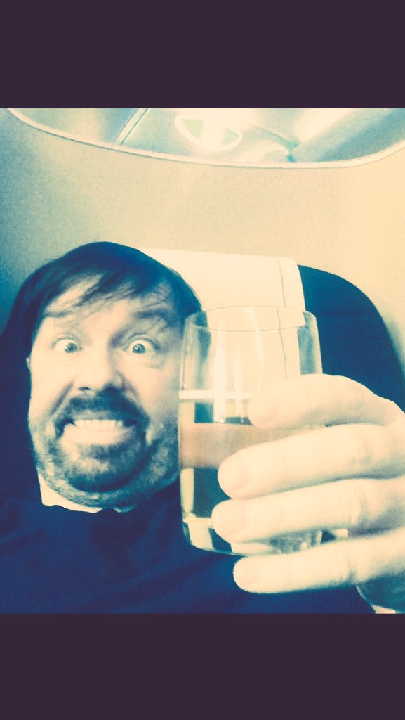 RT @rickygervais: Popping to LA for that little gig on Sunday. Cheers! https://t.co/apkNsMvXnE