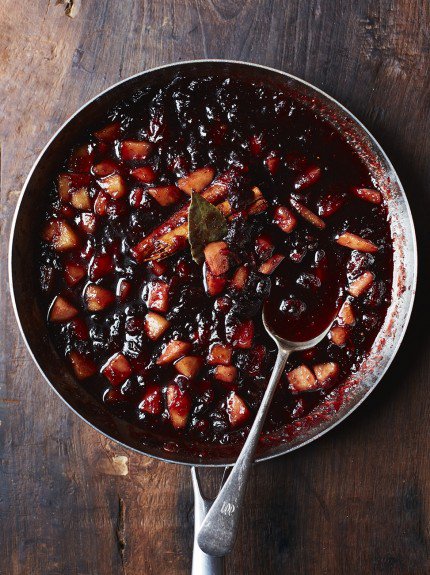 Cheat's cranberry sauce! How to jazz up the shop bought stuff #JamiesChristmas  https://t.co/NLWSE4U12p https://t.co/9c2KJKuF3w