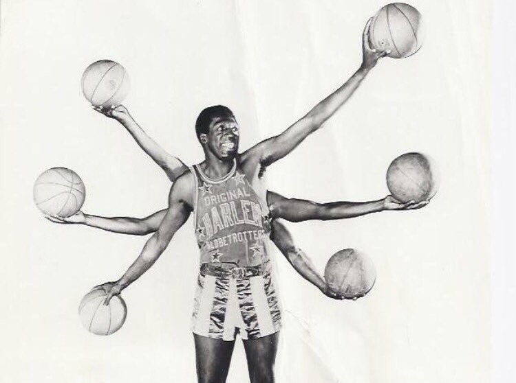 The Great Meadowlark Lemon of the legendary Harlem Globetrotters dies at 83. Rest In Basketball Heaven Sir! https://t.co/X8BXKLxiV9