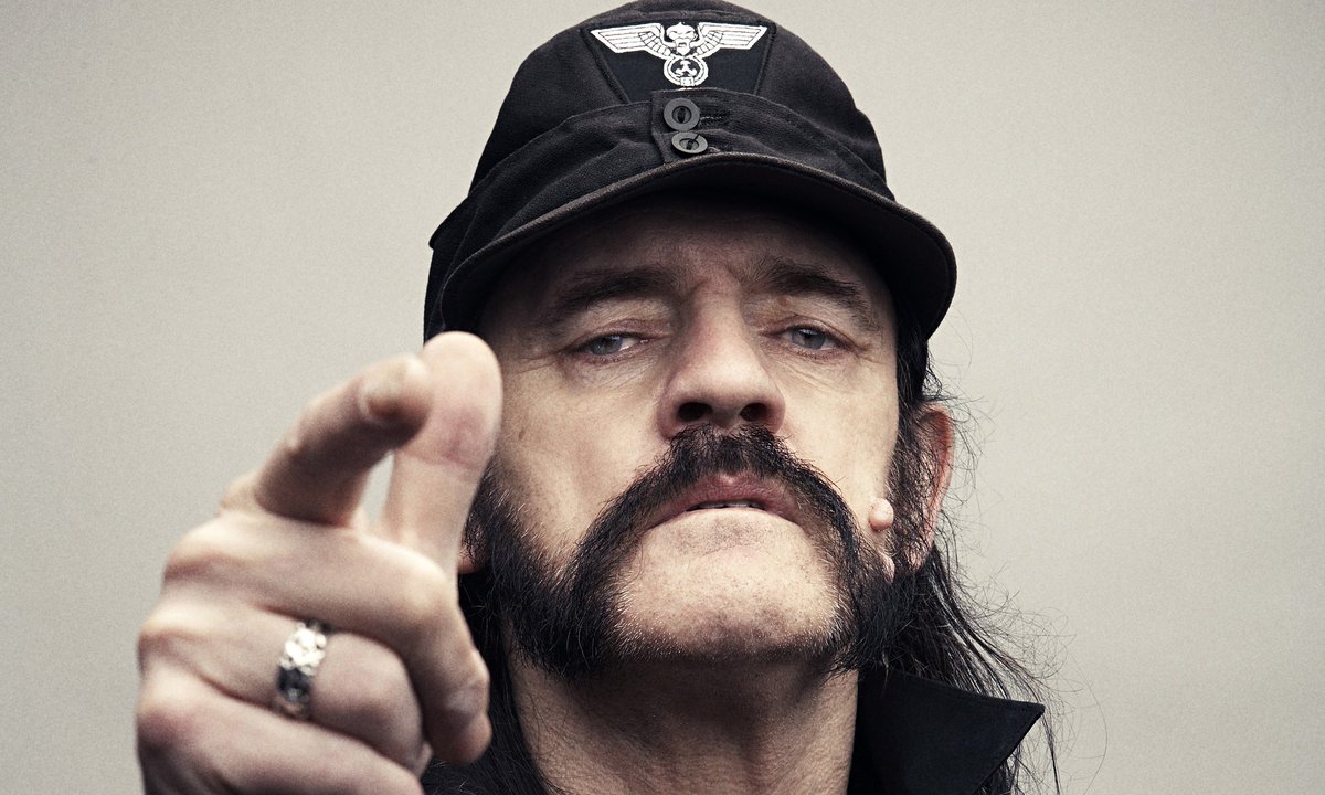 RT @brooklynvegan: Lemmy Kilmister, Rest in Peace. https://t.co/2YZS9Xb977 #Motorhead https://t.co/3JO2h8lJO9