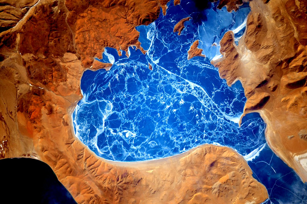 RT @StationCDRKelly: Cool frozen lake in #Himalayas! #YearInSpace https://t.co/Ly0XsrAH3n