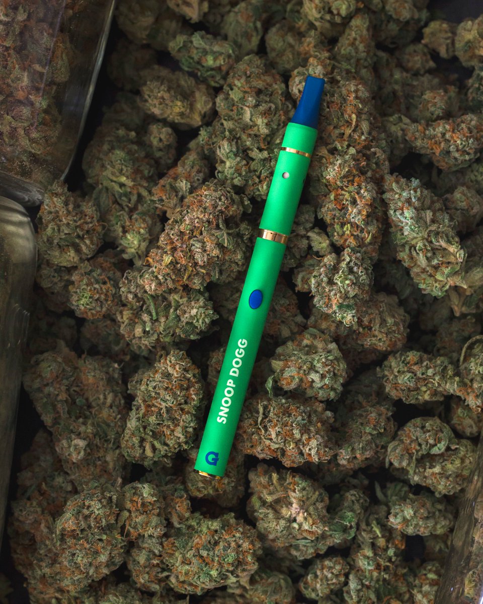 #puffpuffpasstuesdays smoke nugs wit the boss dogg @GPen yadigg !! https://t.co/EP7r2KNbes