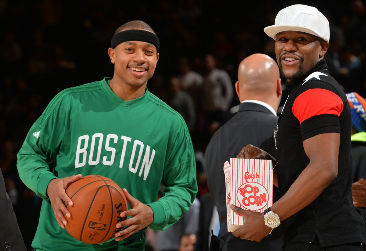 RT @NBAonTNT: .@FloydMayweather at tonight's #BOSatNYK game. https://t.co/DR35xKHSHP