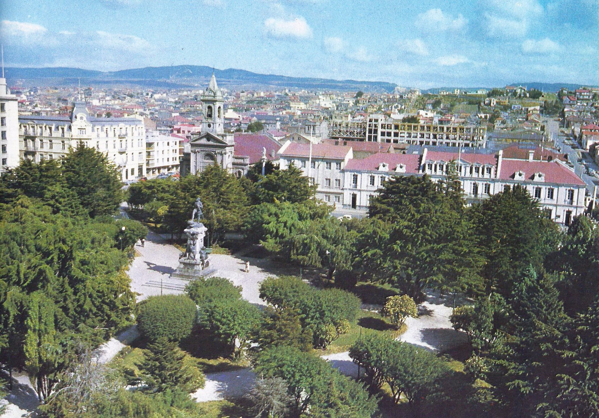 Vista de la Plaza Muñoz Gamero de Punta Arenas en 1972.
@gabrielboric #puq https://t.co/a4X5KqFRXM