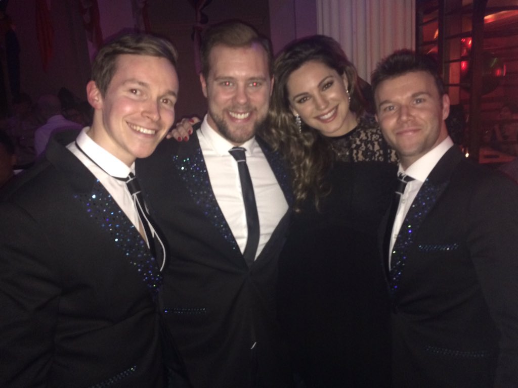 RT @rhiannonsarah: The @valliboys with the lovely @IAMKELLYBROOK at the Steam and Rye 2nd Birthday last night! https://t.co/LpK5ka0zSL