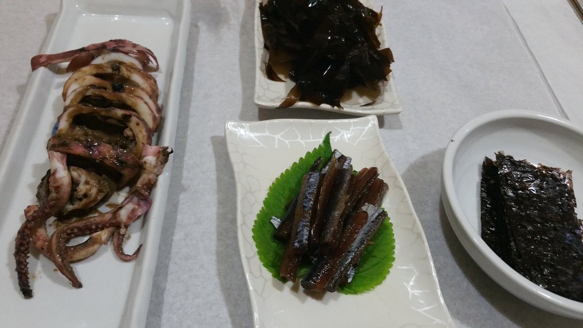 과메기 엄마가 소주 포항 먹는 구룡포 집에서 초장 겨울 청어로 먹는다 commeleroman