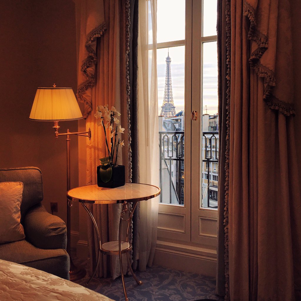 Paris is always a good idea, especially when this is the view from your bed ???????????? @fsparis https://t.co/4SNN2R6Ae2