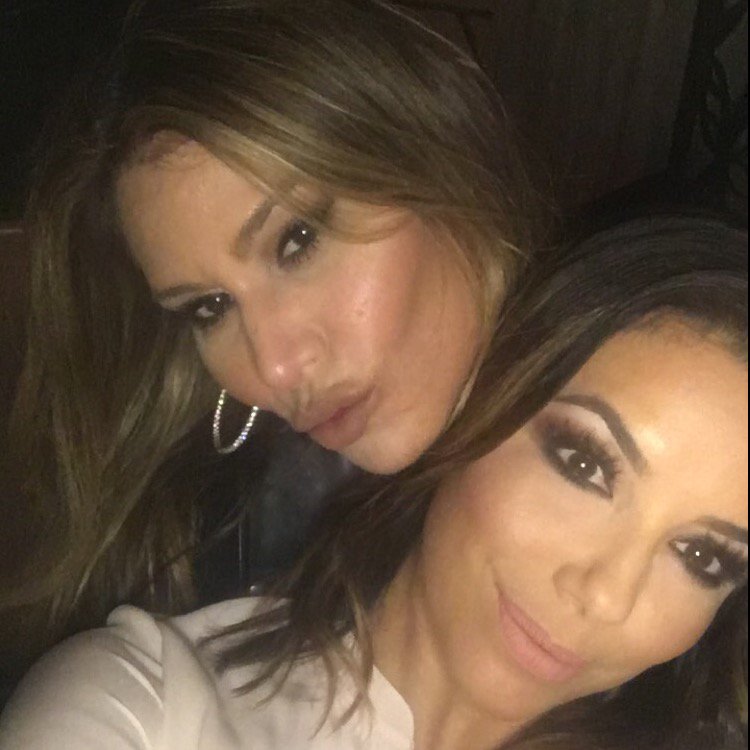 With my sister @lorenridinger in Miami!!! #Family #Sisters #Friends https://t.co/YgIdkSDSCu