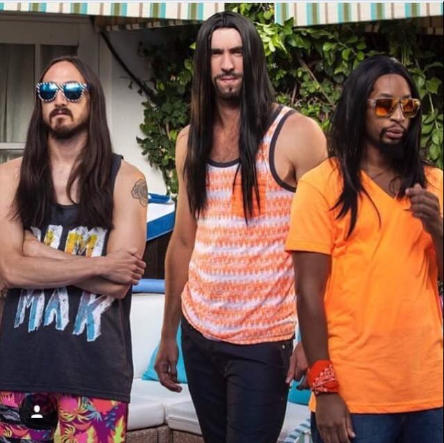 RT @steveaoki: You can't sit with us. ???????????? @LilJon @MichaelPhelps https://t.co/jHeWSIBuFW