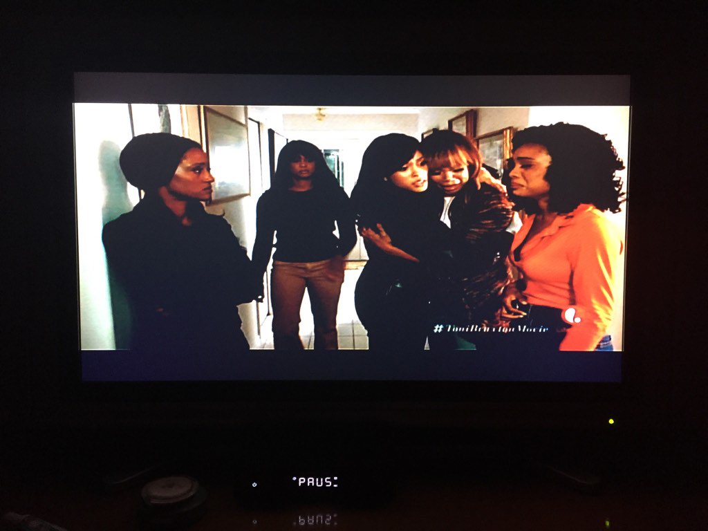 RT @Rachel_VoiceO: @tonibraxton I was on the edge of the bed for this scene! So emotional! Ms.E on Point #UnbreakMyHeart https://t.co/ykxrJ…