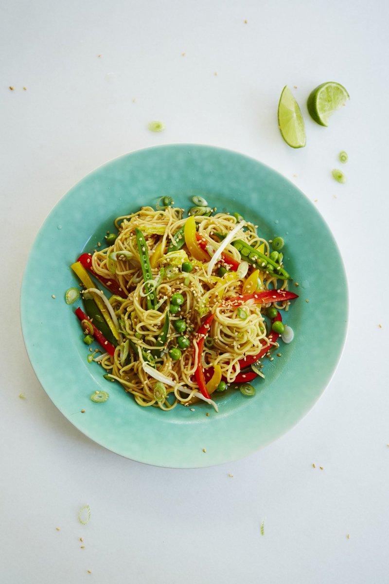 #RecipeOfTheDay - This veggie stir-fry is a delicious answer to midweek dinner dilemmas! https://t.co/HYQOqKsK9L https://t.co/UYzga4DFbT